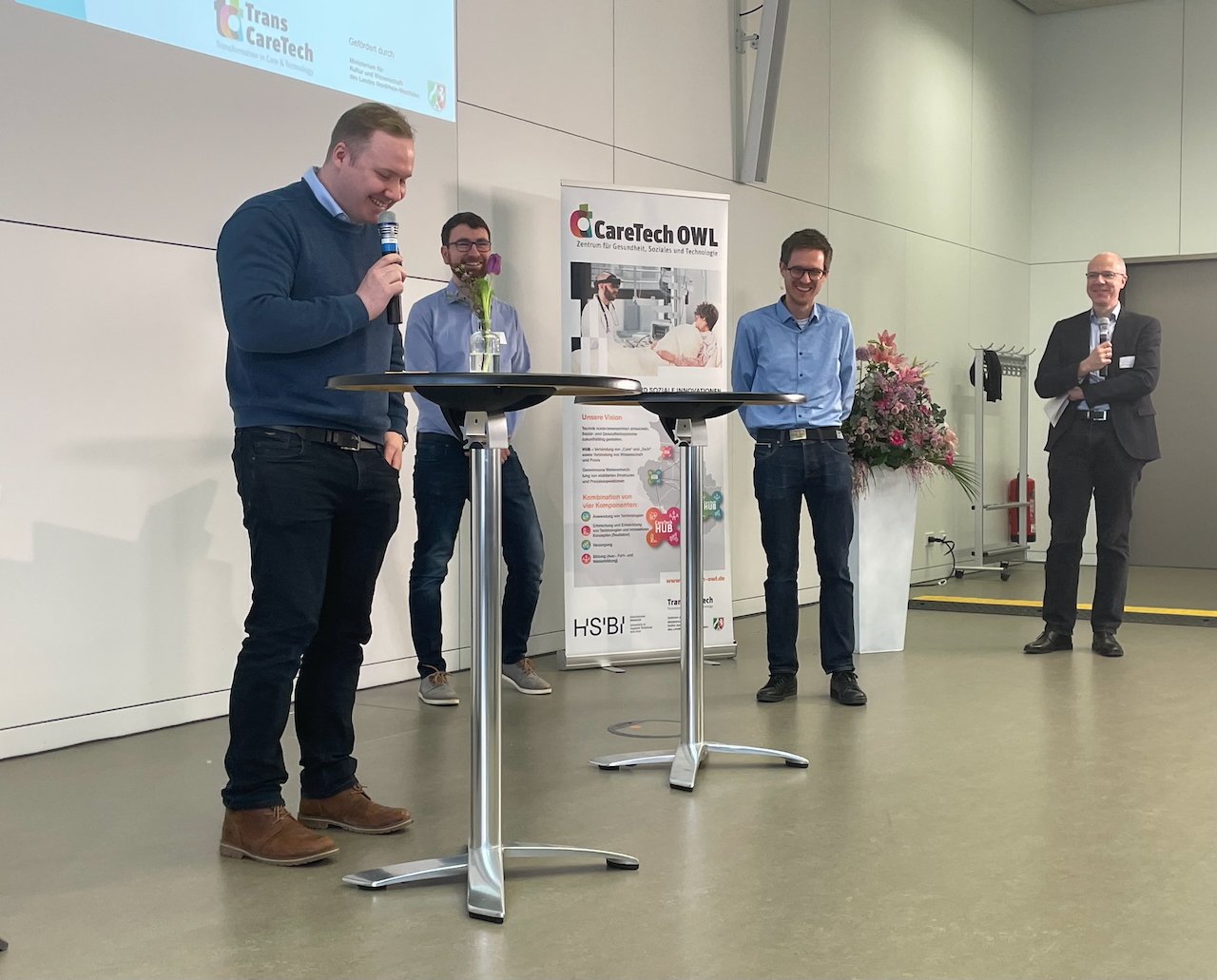 Markus Felk (Momontum) kommentiert das dritte Panel zum Thema "Gesundheitsdaten und Large-Language-Models in der Versorgungspraxis" | © CareTech OWL/Marén Schorch